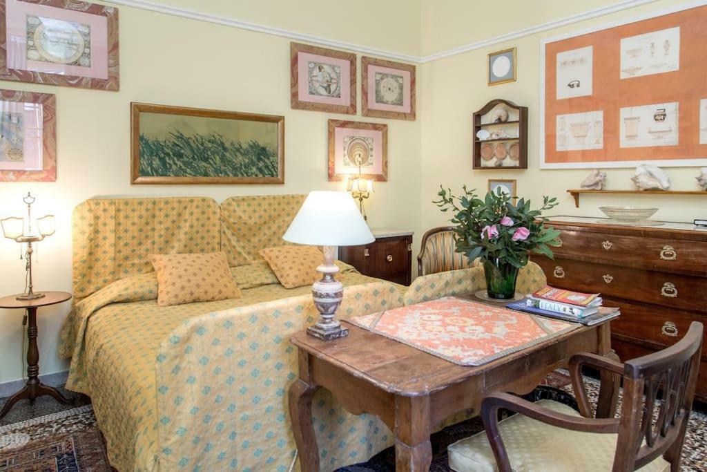Charme In Sant Ambrogio Couette-café